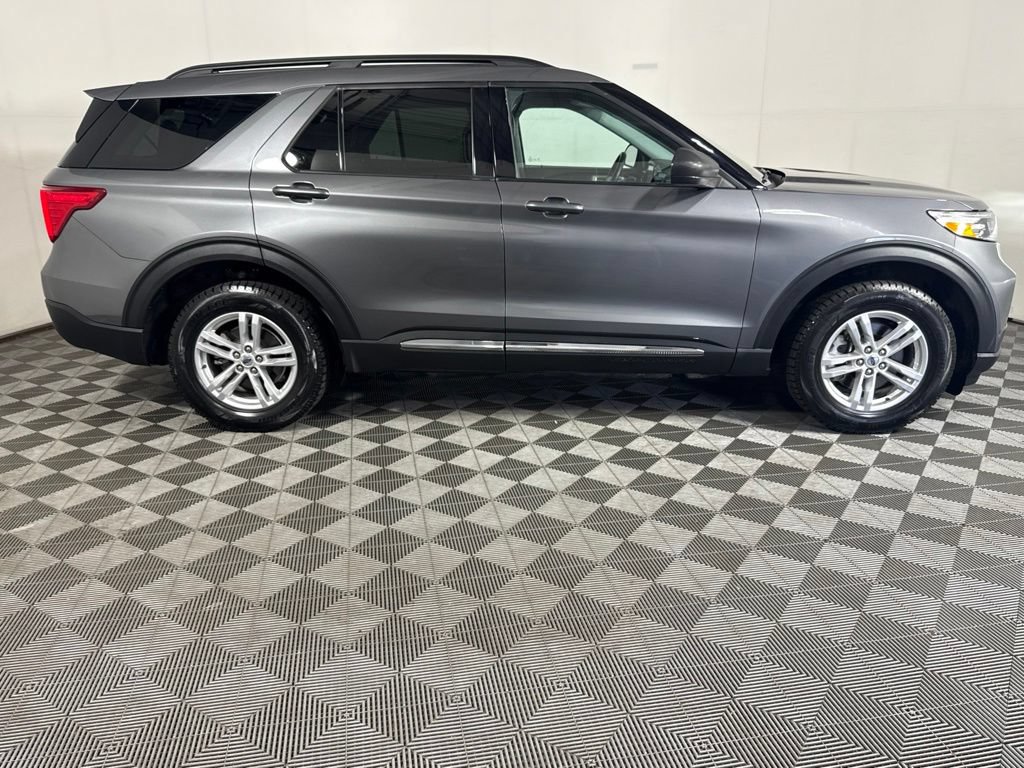 Used 2024 Ford Explorer XLT AWD/4WD image 11