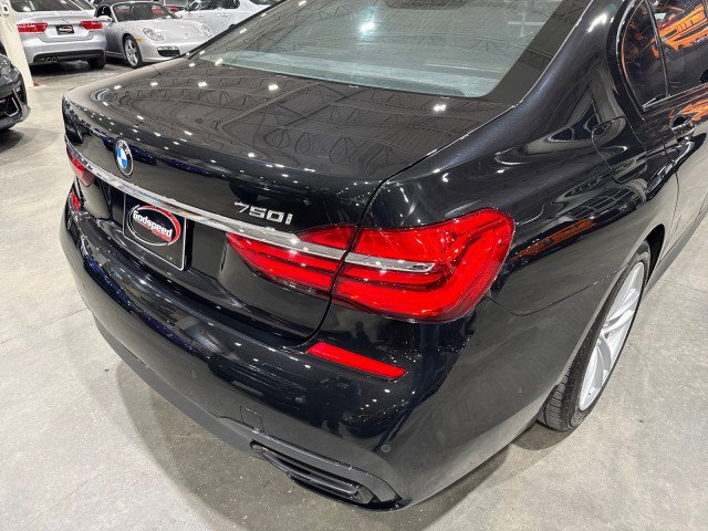 Used 2016 BMW 750i RWD image 44