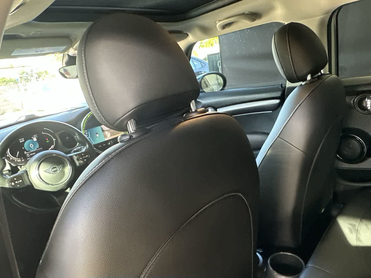 Used 2022 MINI Cooper 4-Door Hardtop FWD image 23