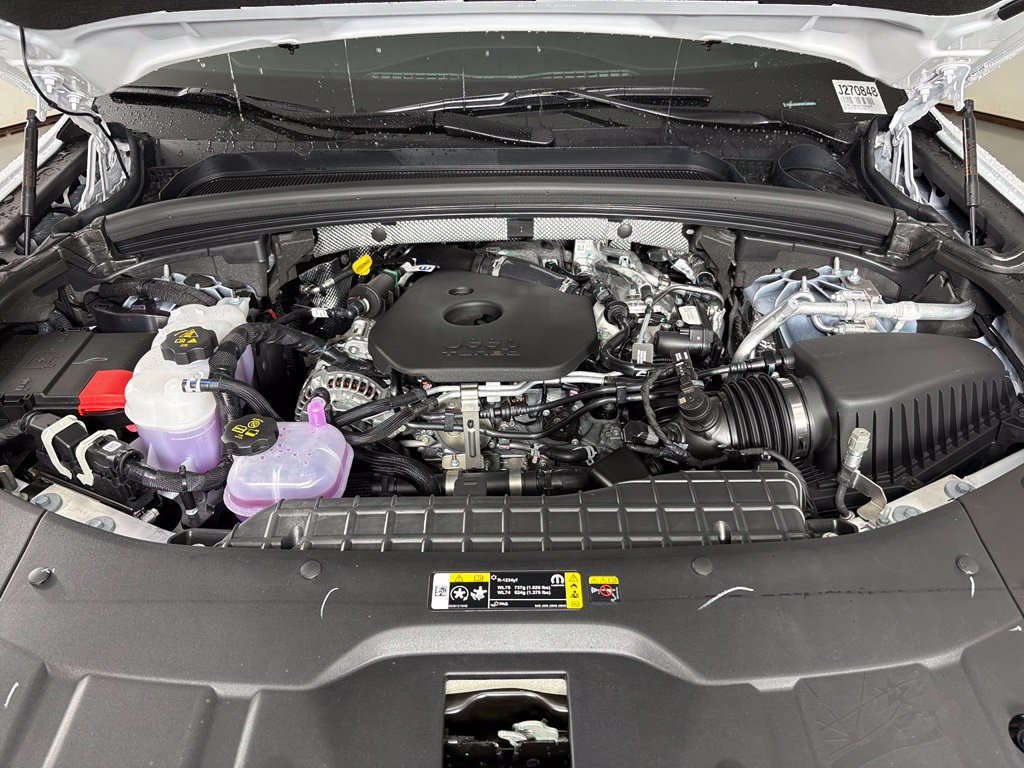 New 2027 Jeep Grand Cherokee Altitude RWD image 41