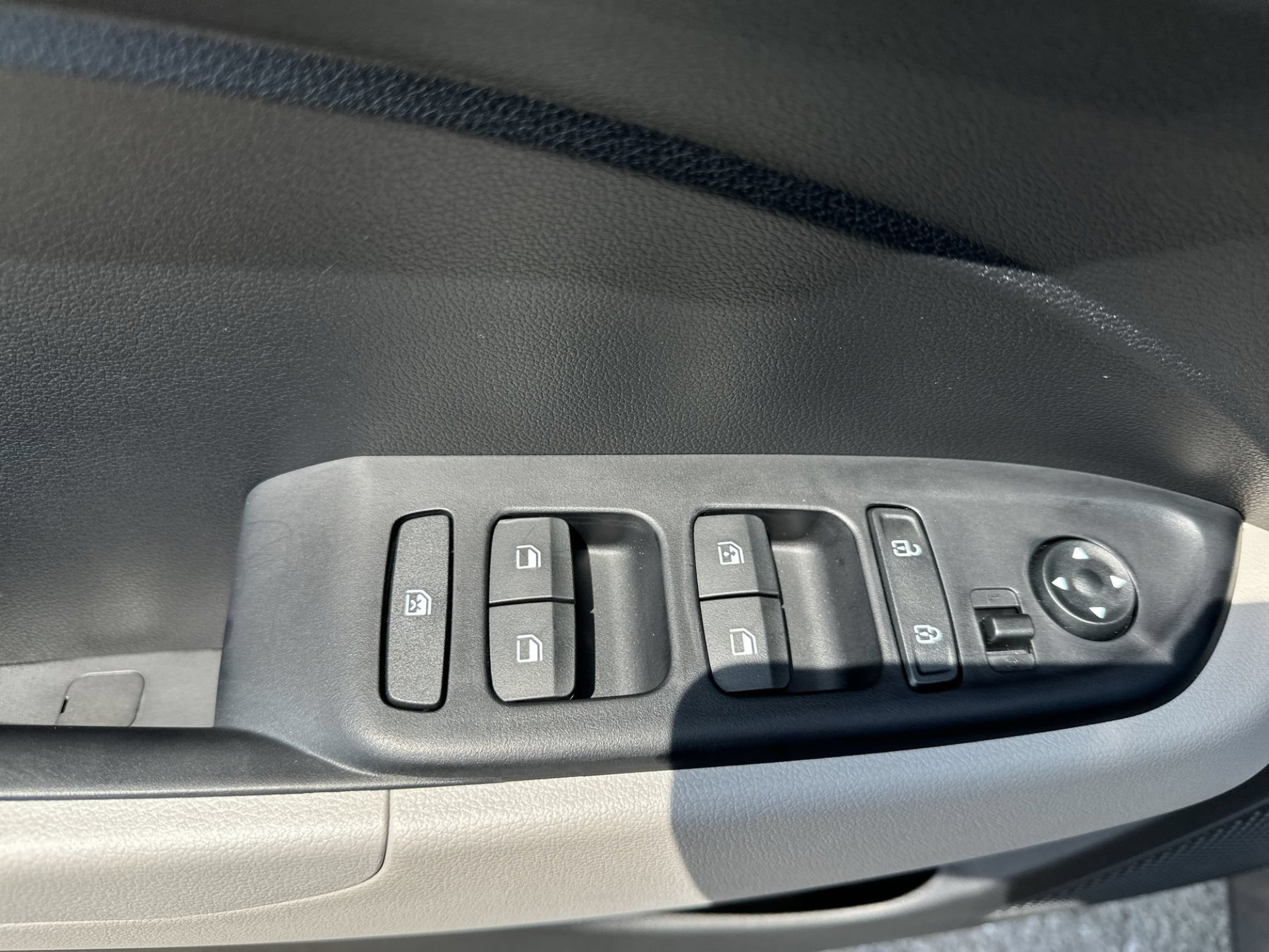 New 2026 Hyundai Venue SEL FWD image 15