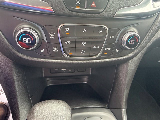 Used 2023 Chevrolet Equinox LT FWD image 24