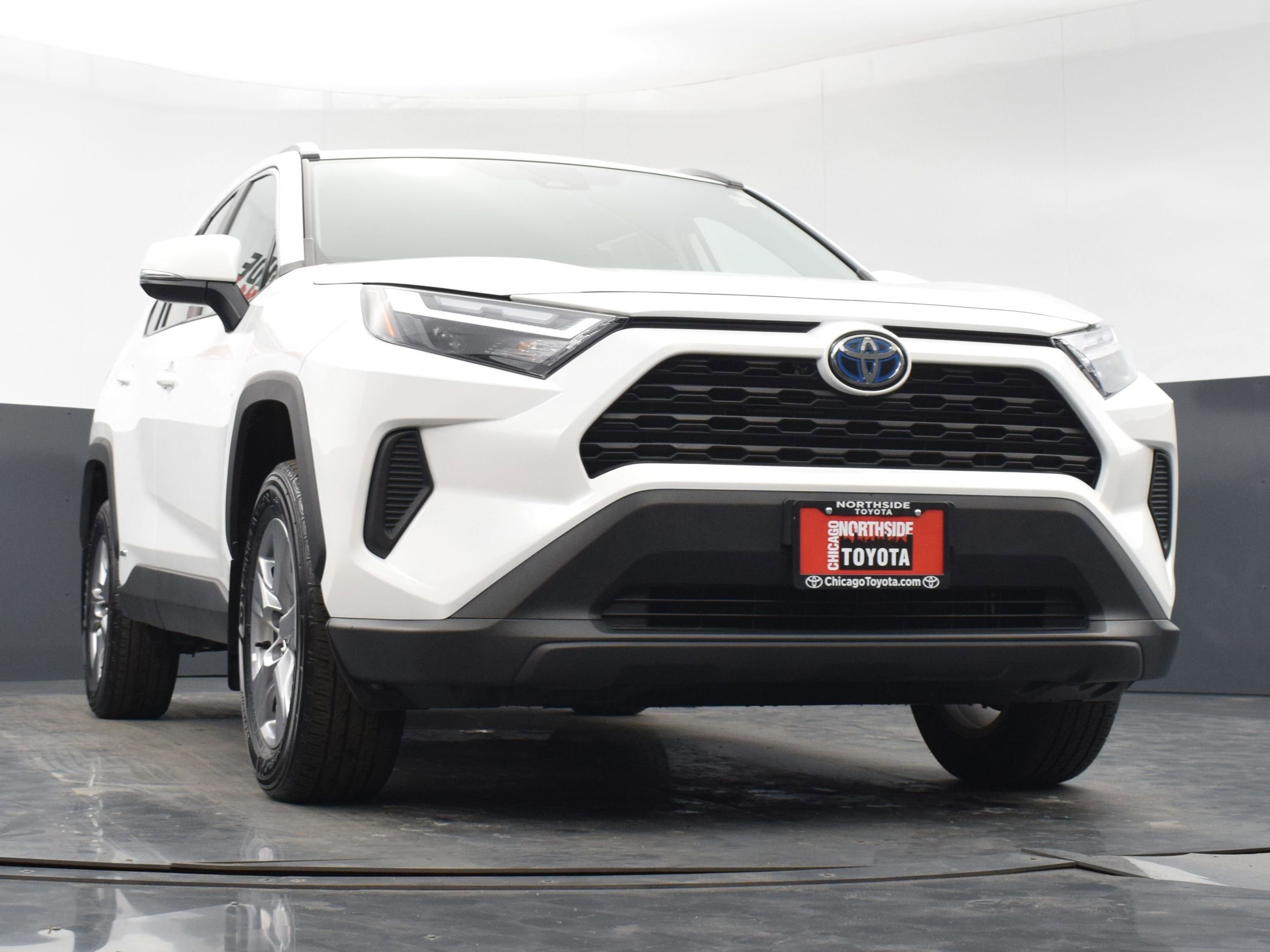 Used 2022 Toyota RAV4 XLE image 28