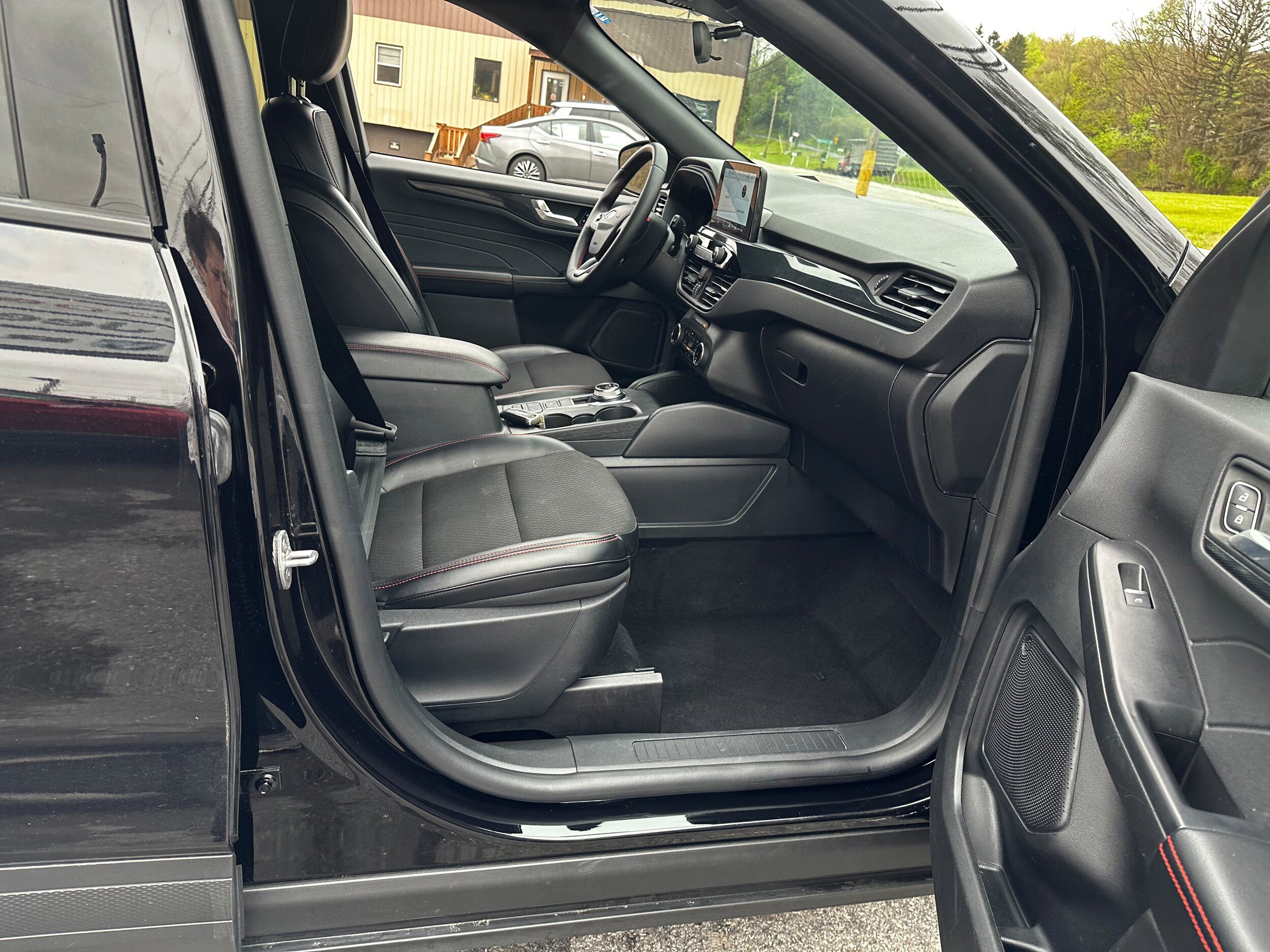 Used 2025 Ford Escape ST-Line AWD/4WD image 14