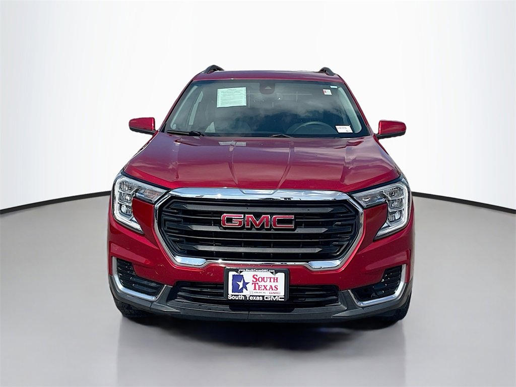 Used 2022 GMC Terrain SLE w/ Driver Convenience Package image 2