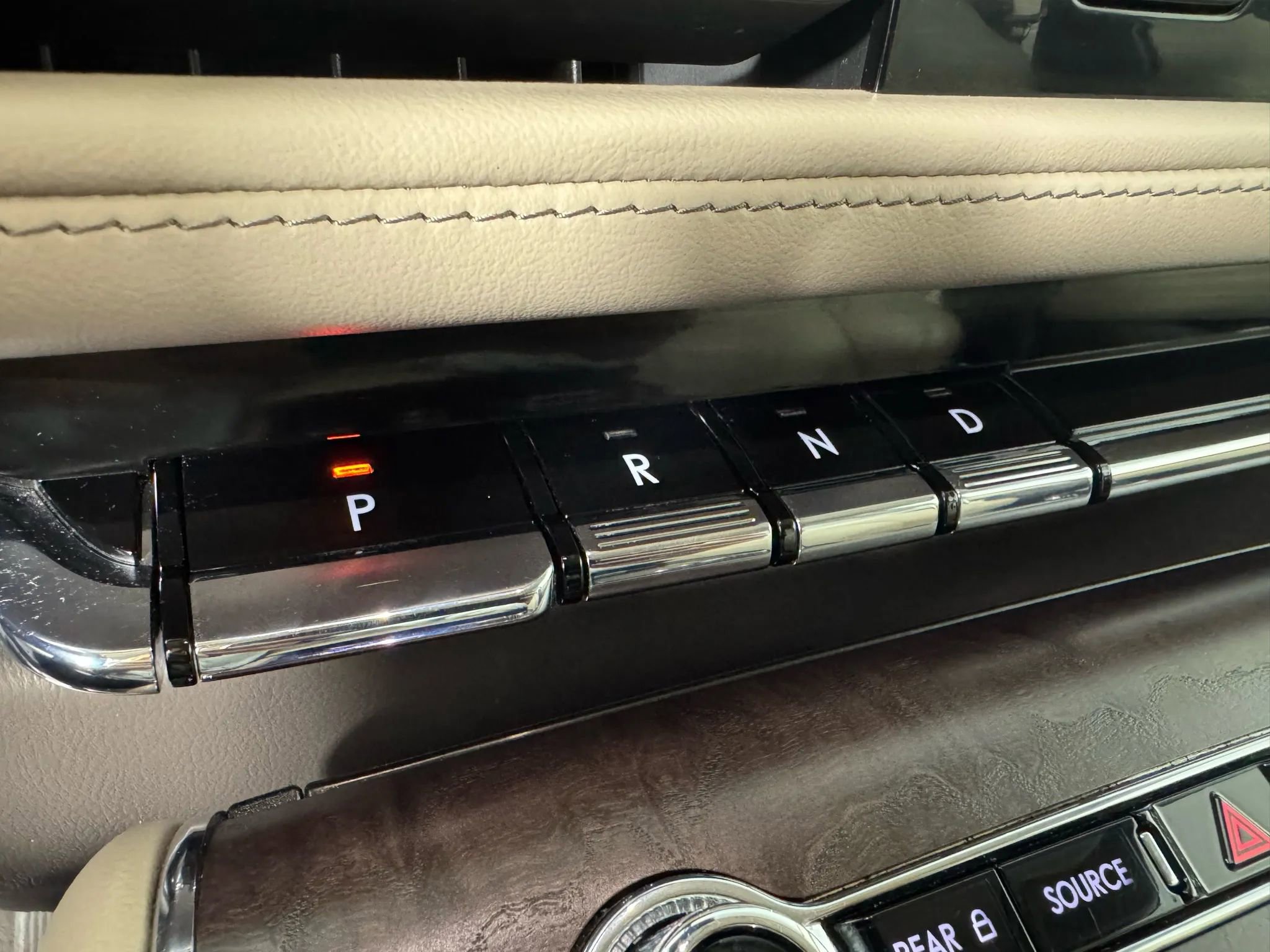 Used 2022 Lincoln Aviator Reserve w/ Elements Package Plus image 23