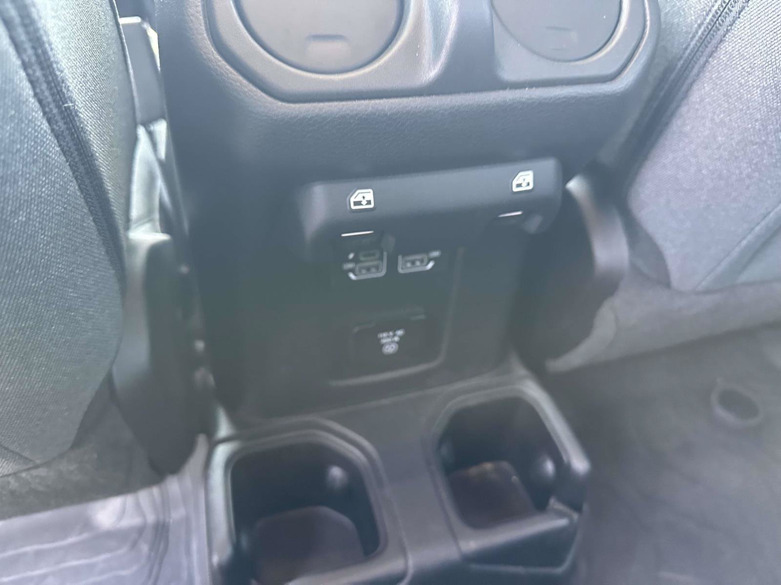 Used 2024 Jeep Gladiator Sport AWD/4WD image 9