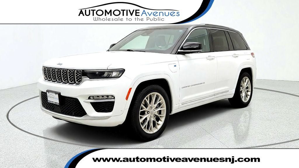 Used 2023 Jeep Grand Cherokee Summit w/ Advanced Protech Group IV