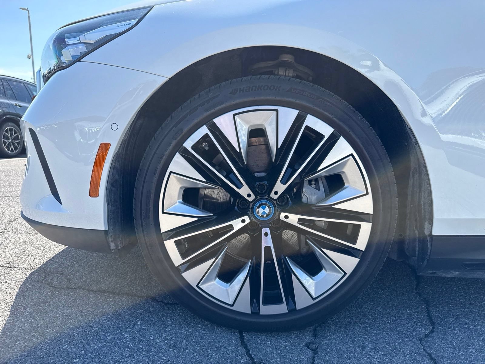Certified 2025 BMW i5 xDrive40 w/ Premium Package AWD/4WD image 8