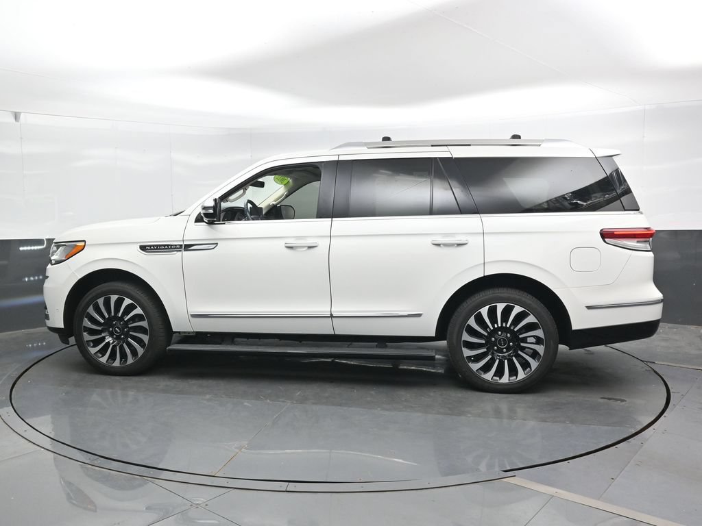 Used 2022 Lincoln Navigator Black Label AWD/4WD image 10