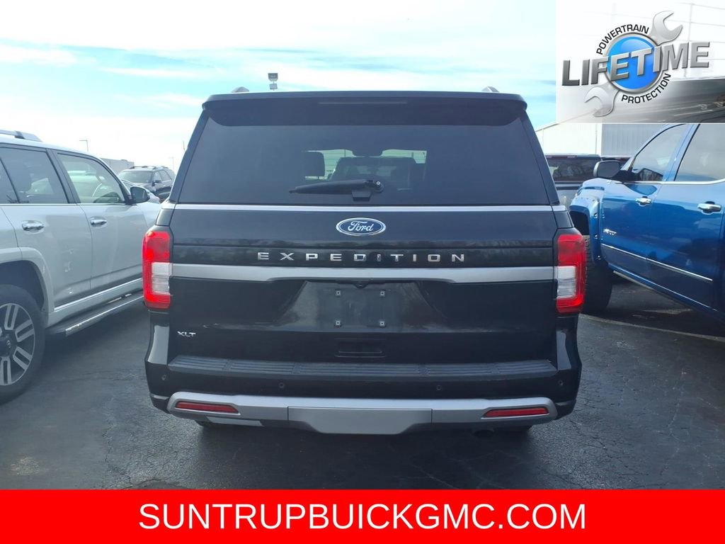 Used 2024 Ford Expedition XLT image 3