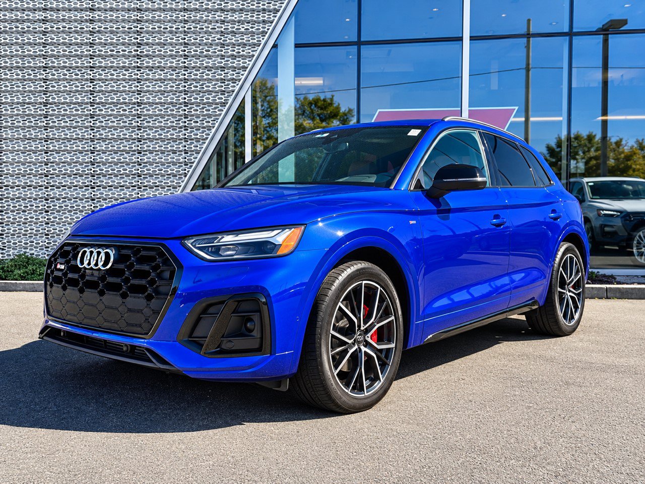 Certified 2024 Audi SQ5 Premium Plus AWD/4WD image 1