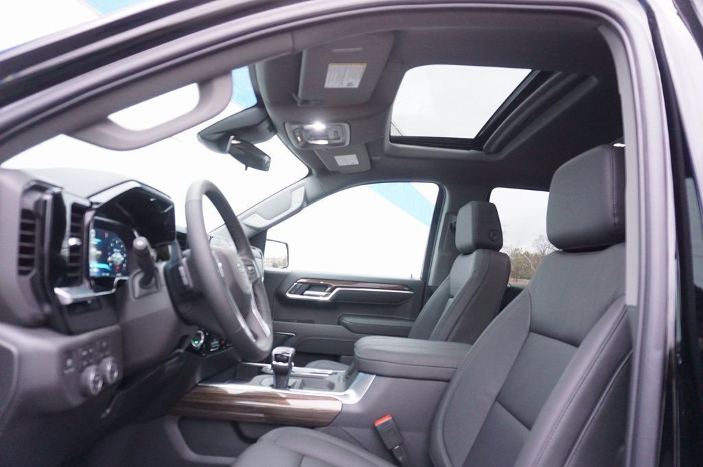 New 2026 Chevrolet Silverado 1500 RST w/ Dark Appearance Package image 26