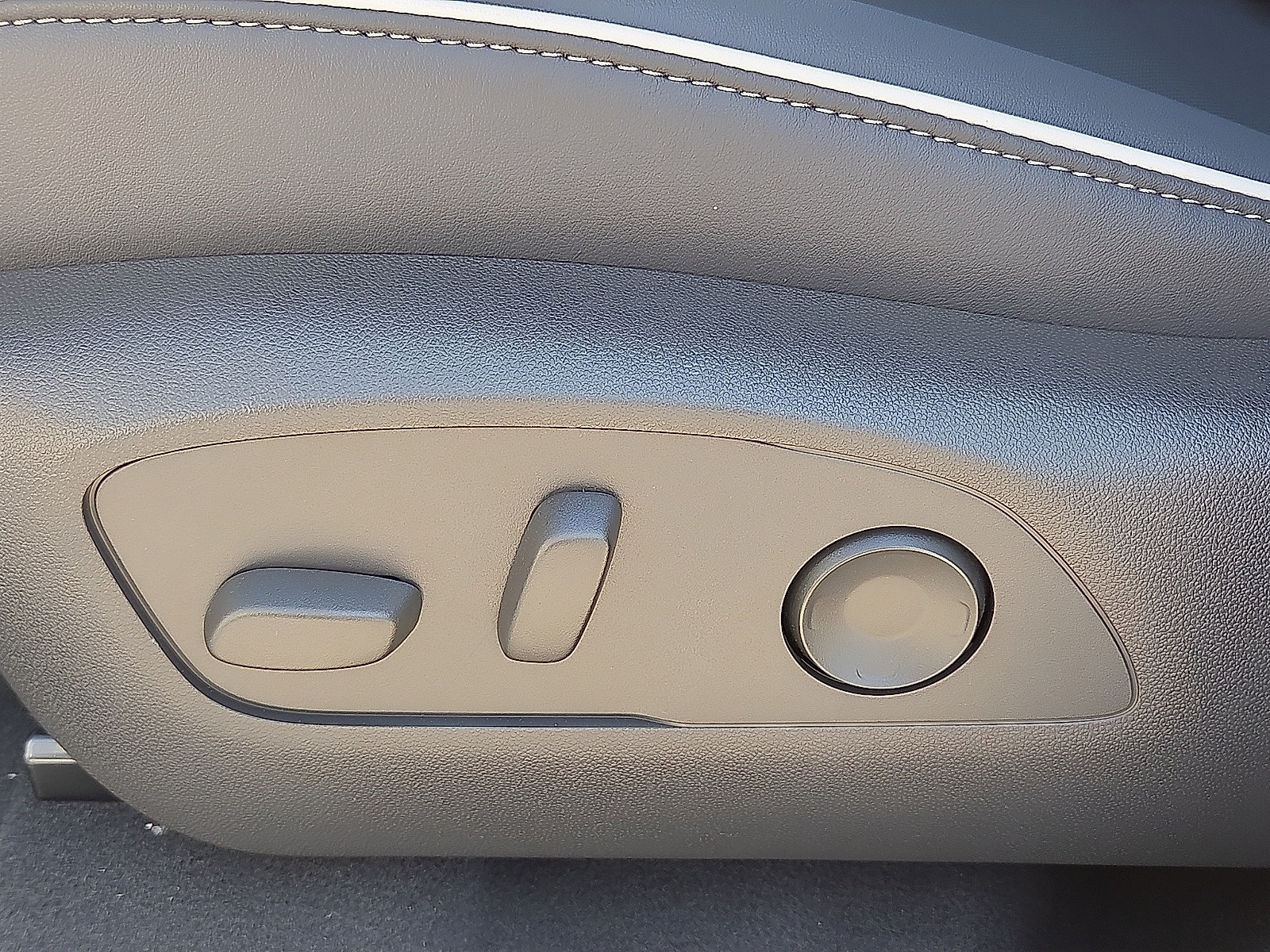 New 2027 Buick Enclave Sport Touring w/ Power Package FWD image 16