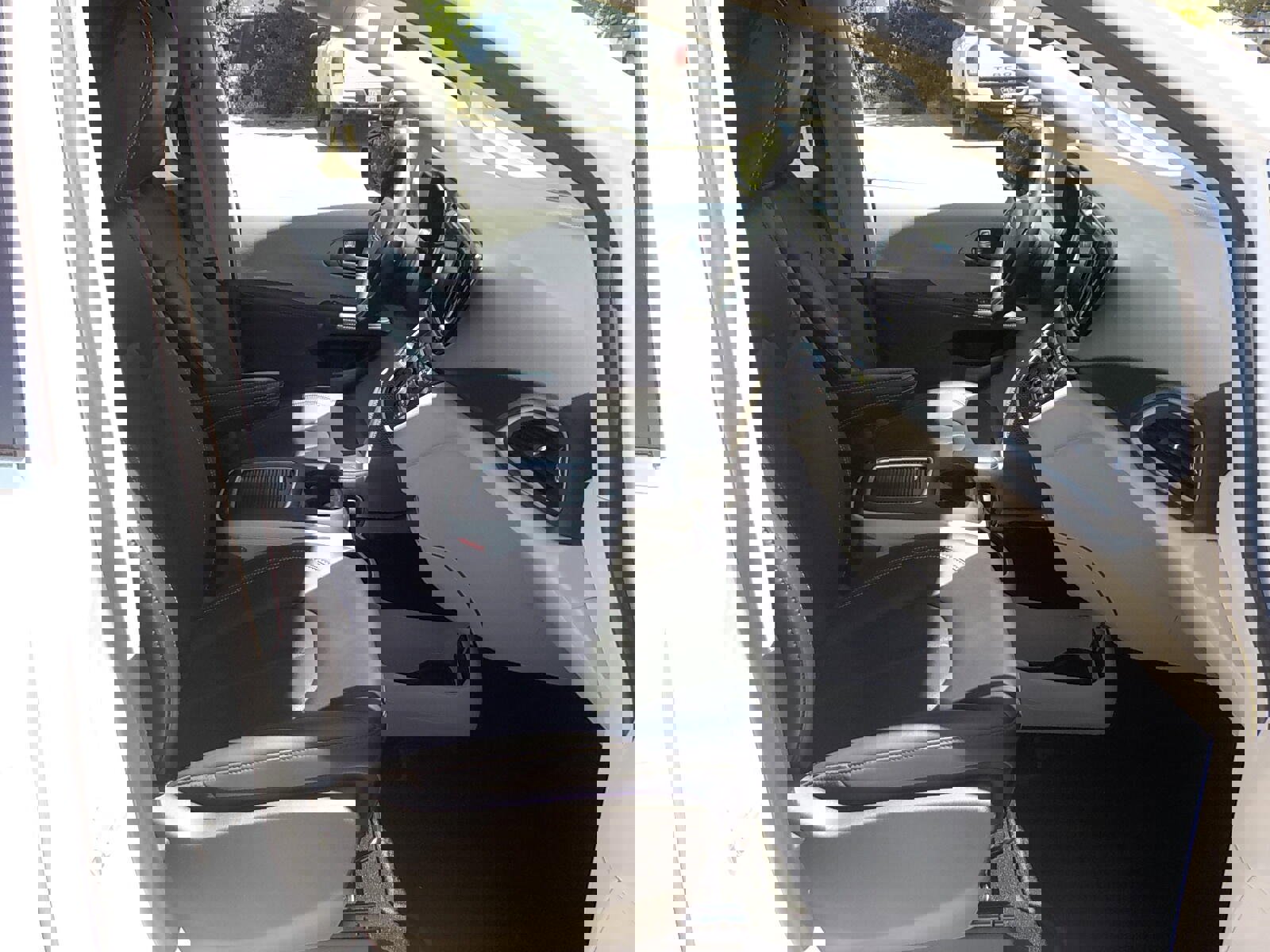 Used 2024 Chrysler Pacifica Touring-L image 17