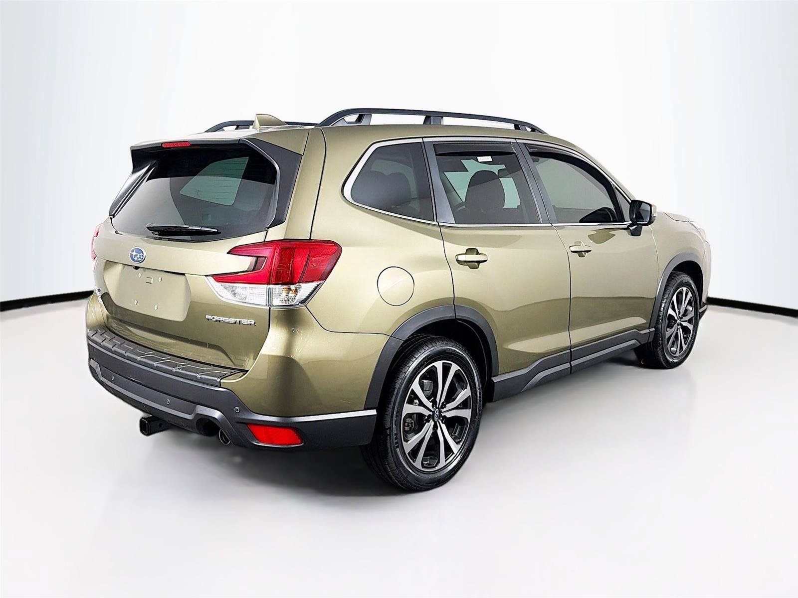 Used 2023 Subaru Forester Limited AWD/4WD image 11