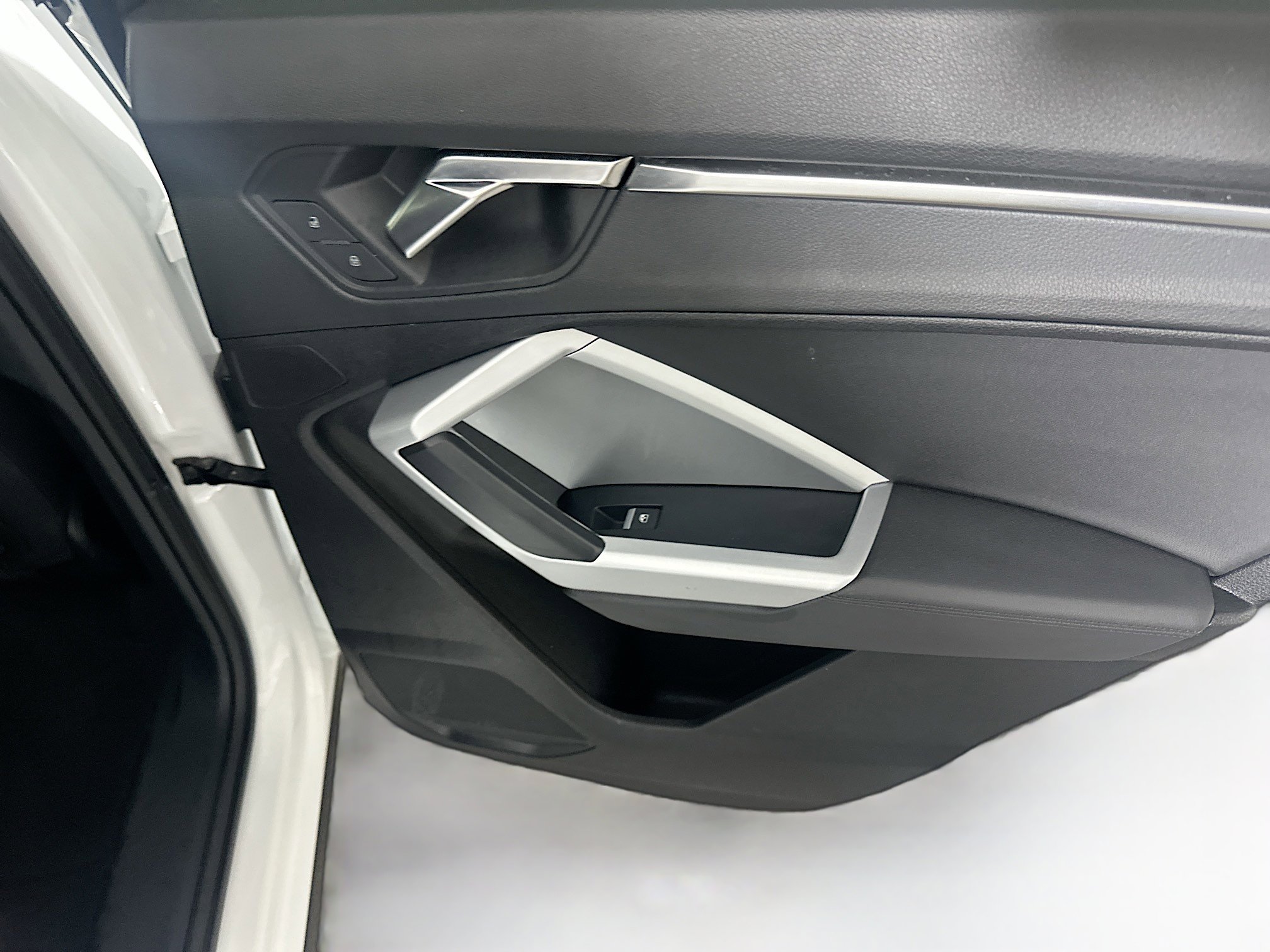 Used 2023 Audi Q3 2.0T Premium image 29