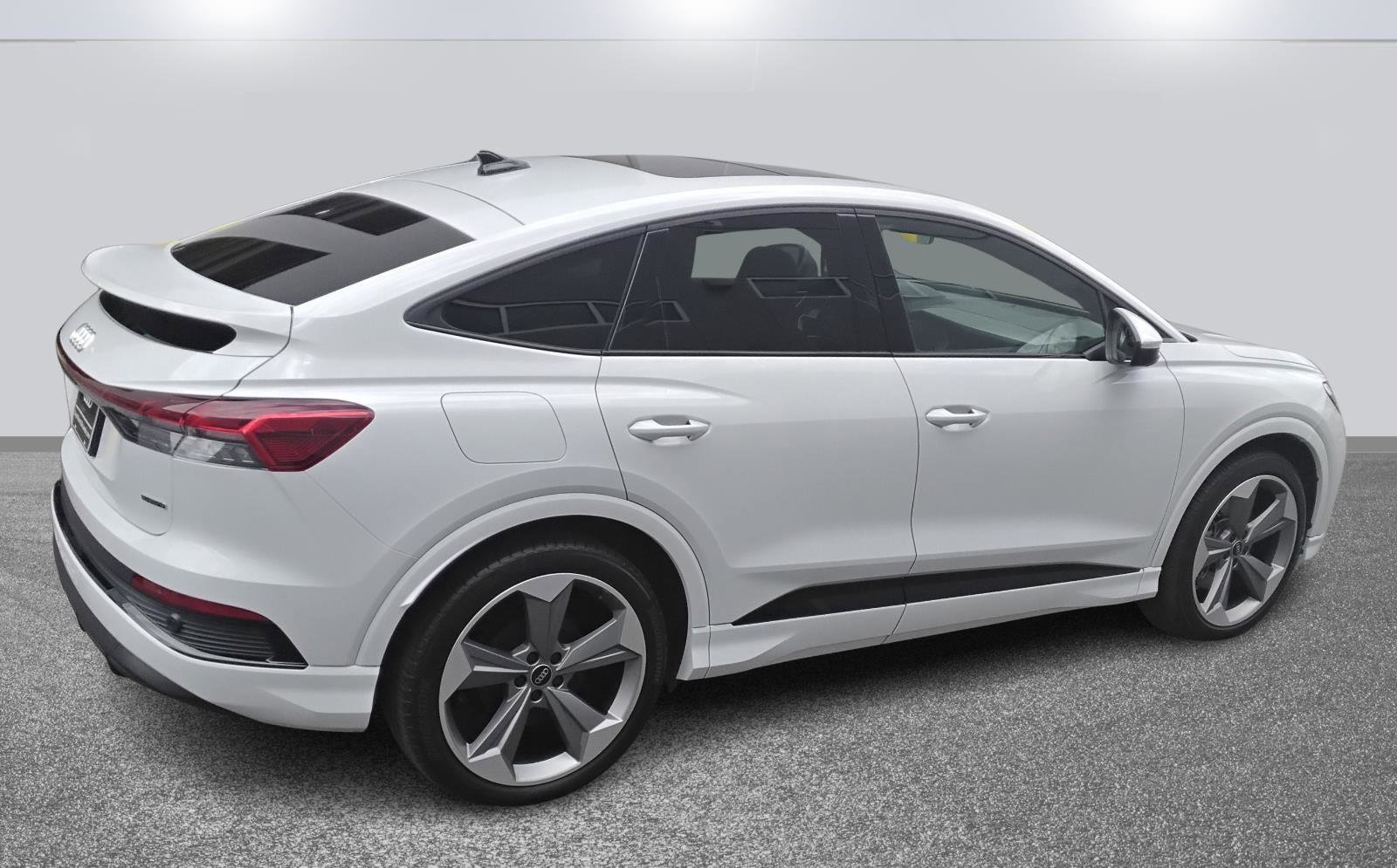 Certified 2025 Audi Q4 e-tron Premium Plus w/ Premium Plus image 4