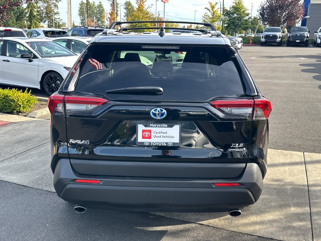Used 2021 Toyota RAV4 XLE w/ Convenience Package AWD/4WD image 4