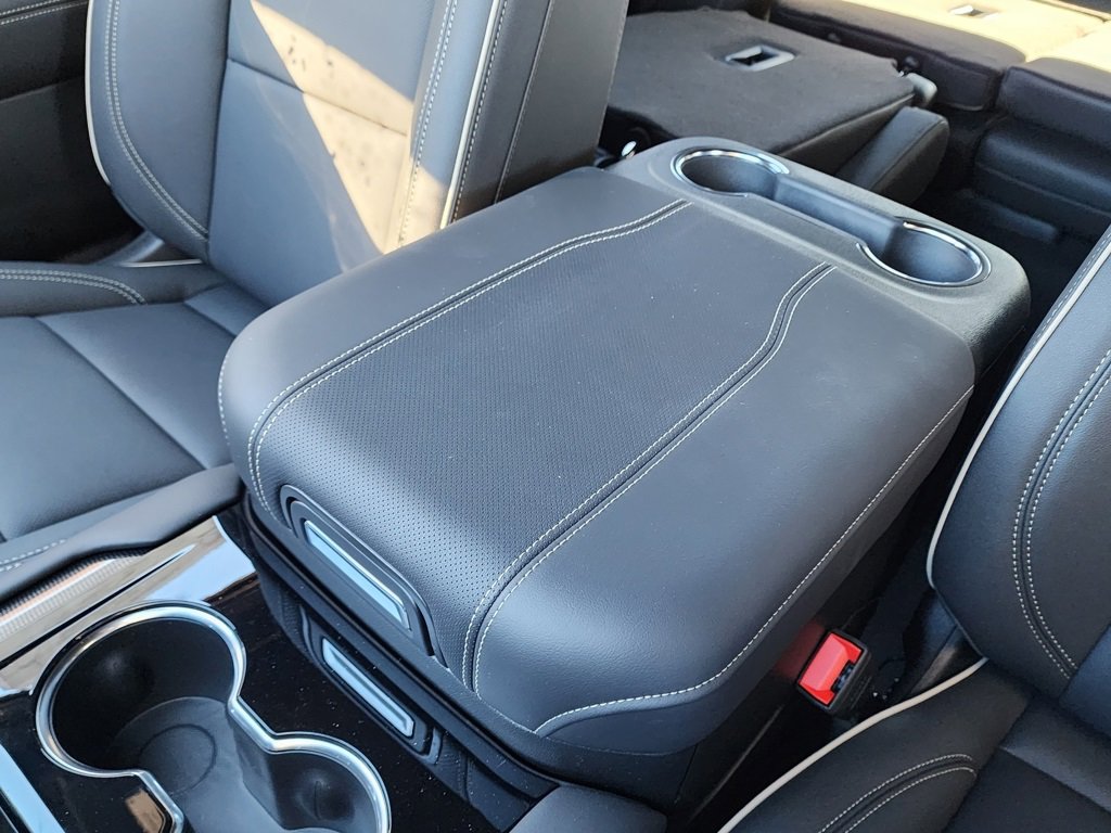 New 2026 GMC Yukon Elevation image 33