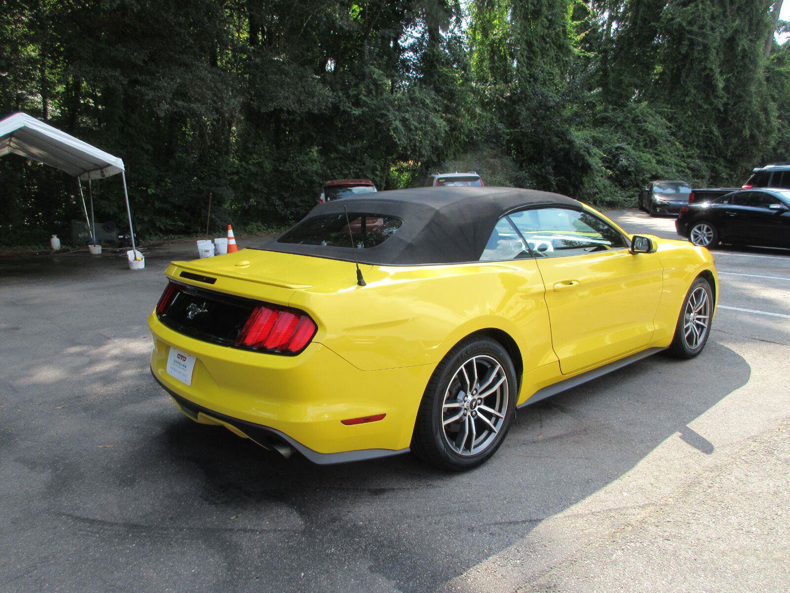 Used 2016 Ford Mustang Premium RWD image 5