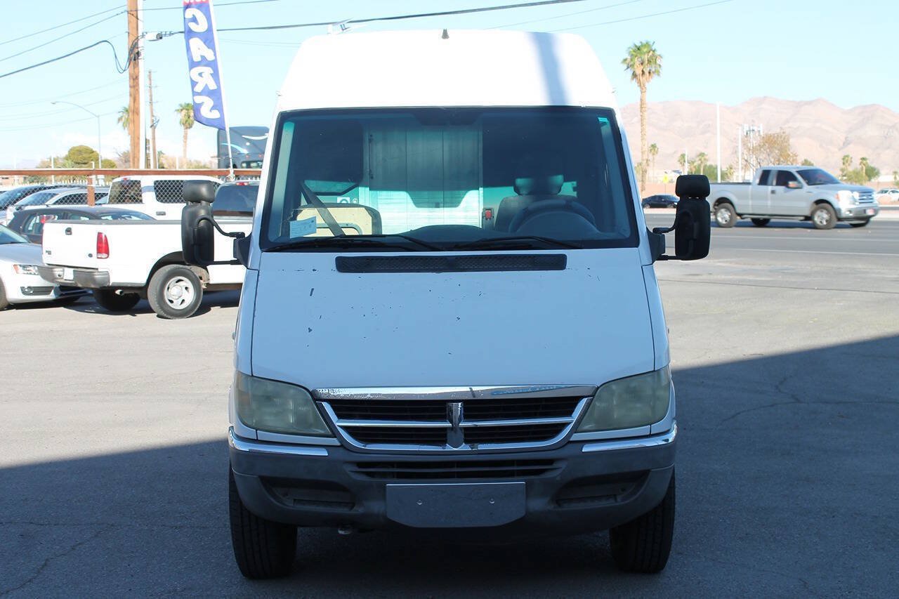 Used 2005 Dodge Sprinter 2500 w/ PWR Convenience Group RWD image 3