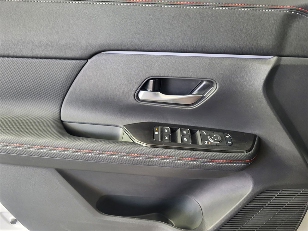 New 2025 Nissan Kicks SR w/ SR Premium Package image 7