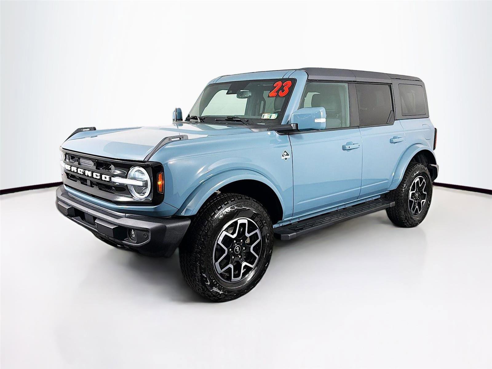 Used 2023 Ford Bronco Outer Banks AWD/4WD image 3