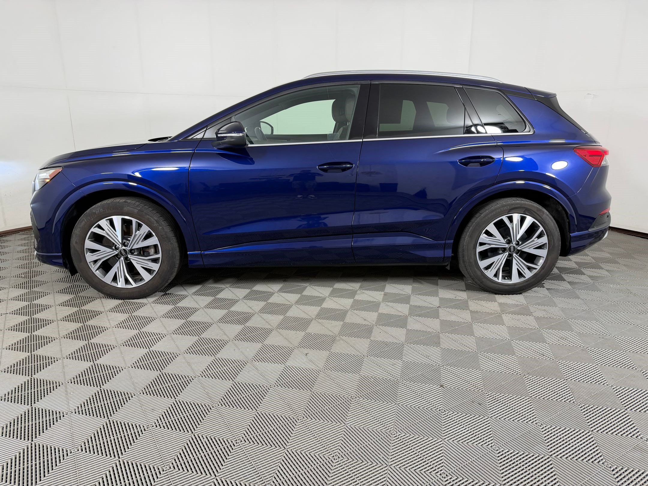 Certified 2023 Audi Q4 e-tron Premium w/ Convenience Package RWD image 2
