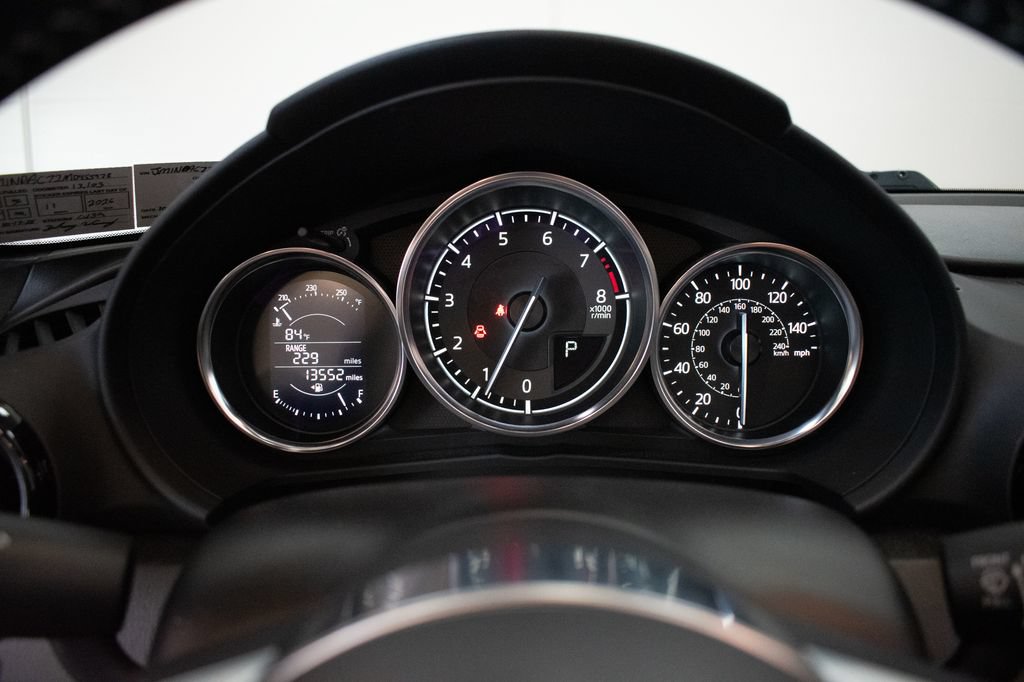 Used 2021 MAZDA MX-5 Miata Club RWD image 13