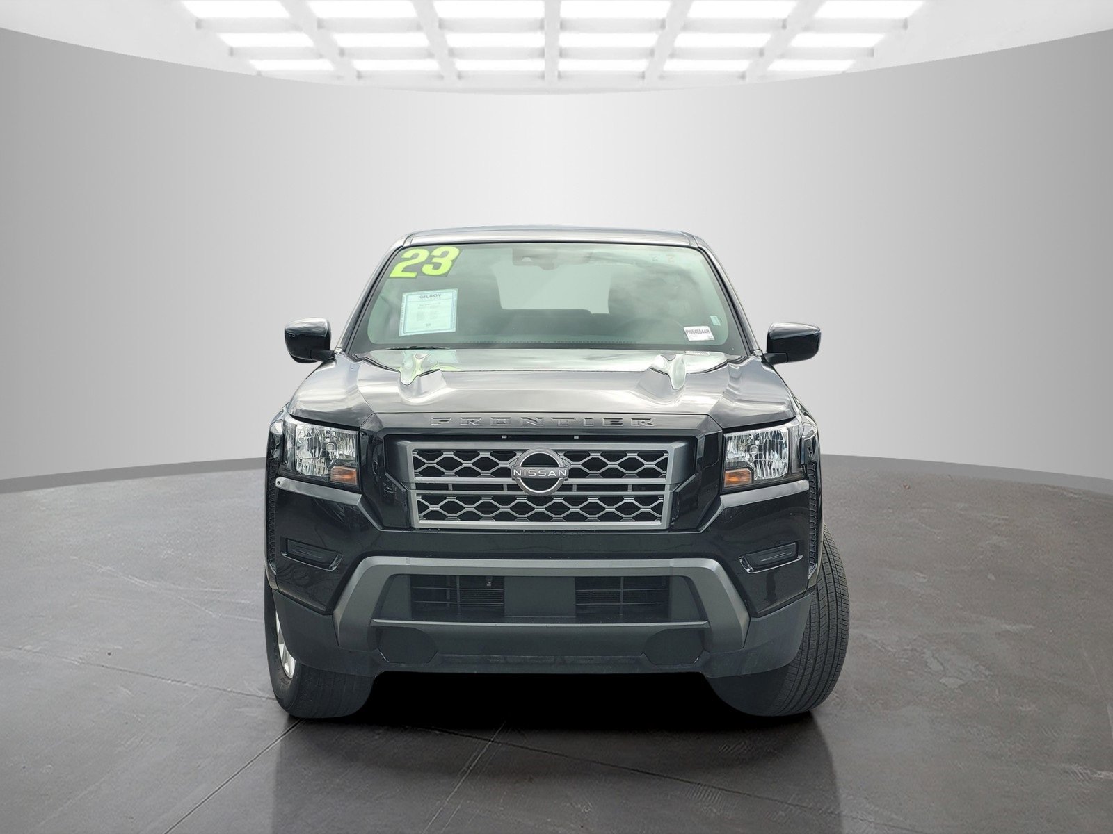 Used 2023 Nissan Frontier SV image 2