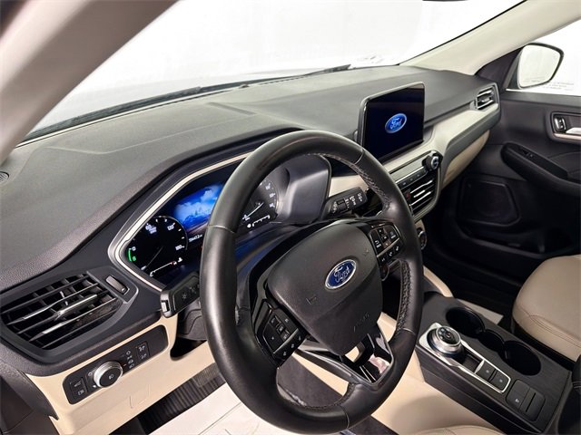 Used 2022 Ford Escape SEL image 9