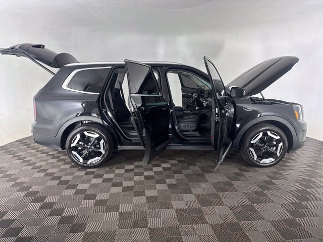 Certified 2024 Kia Telluride EX w/ EX Captain's Chair Package AWD/4WD image 15