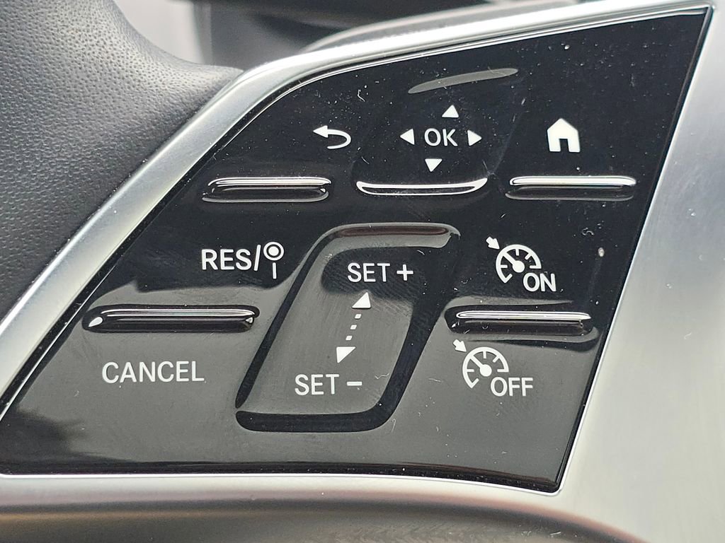 Certified 2025 Mercedes-Benz GLC 350e 4MATIC image 33