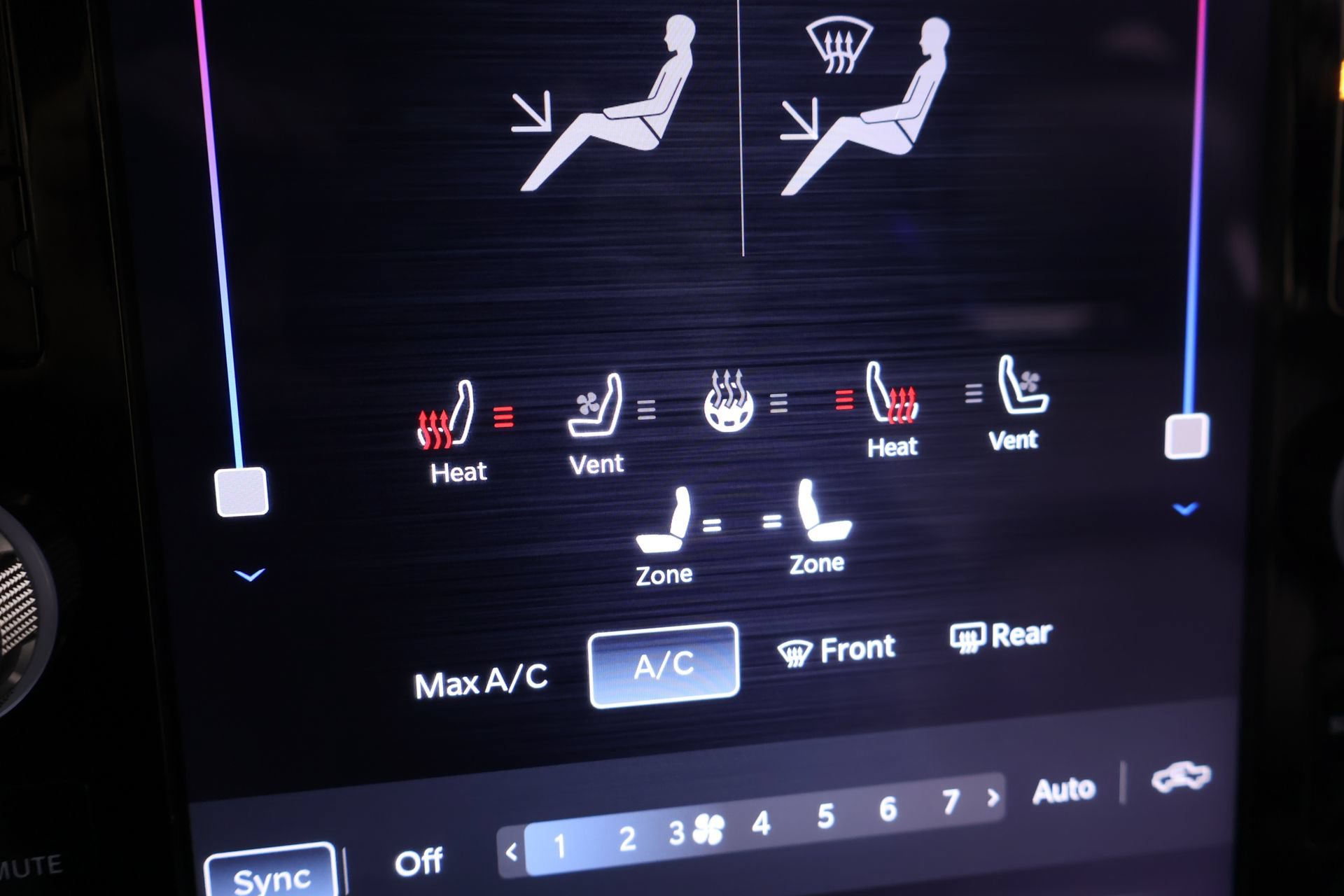 Used 2025 RAM 1500 Laramie w/ Laramie Southwest Edition AWD/4WD image 9