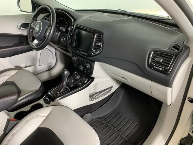 Used 2019 Jeep Compass Limited AWD/4WD image 5