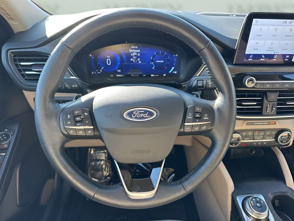 Used 2020 Ford Escape Titanium image 14