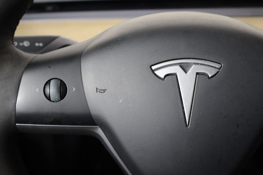 Used 2024 Tesla Model Y Long Range AWD/4WD image 8