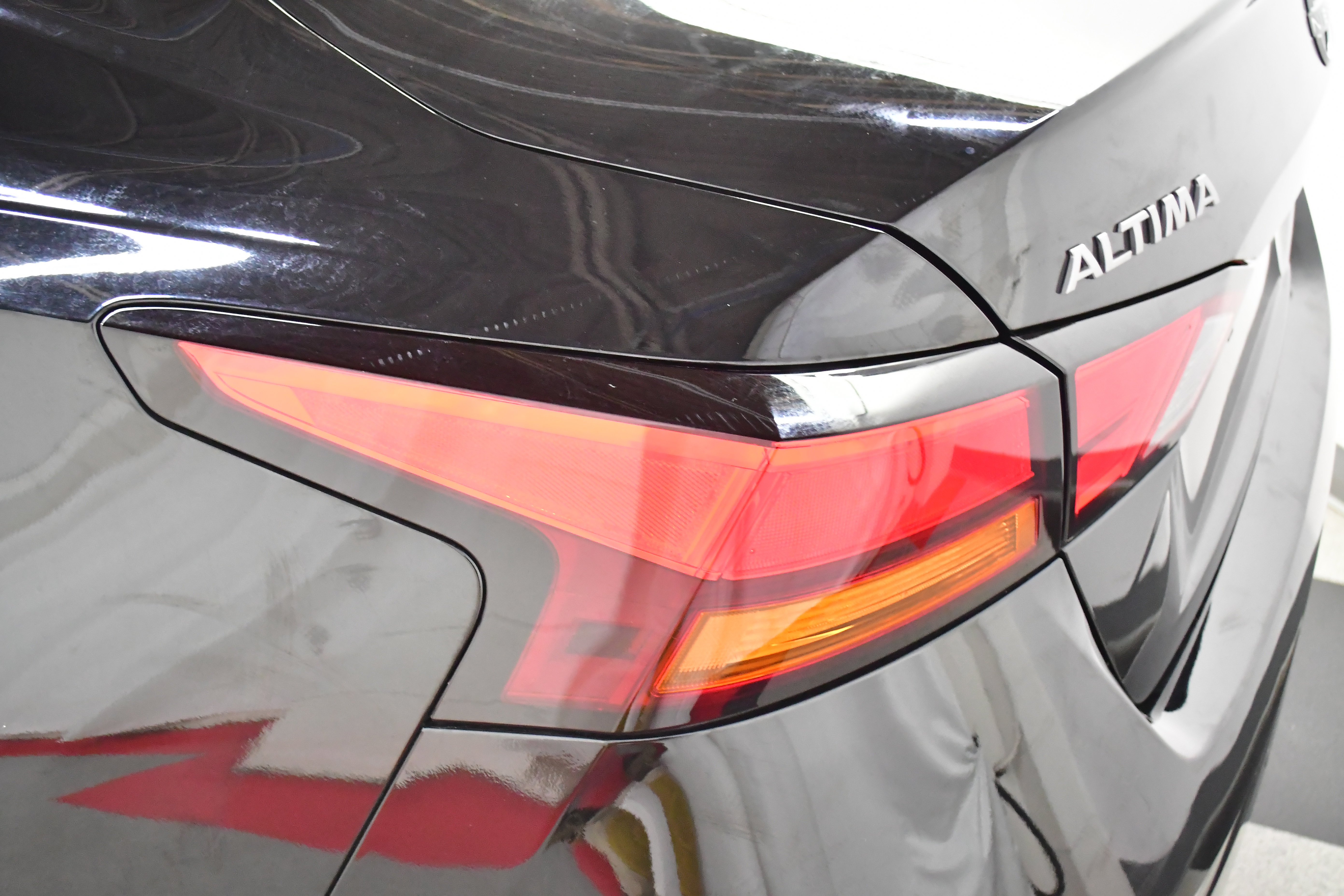 Used 2025 Nissan Altima 2.5 SV FWD image 31
