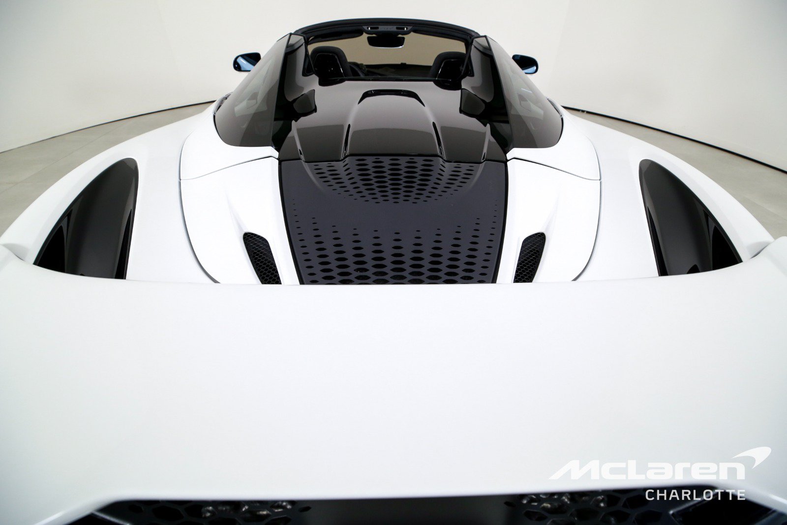 Used 2024 McLaren 750S Spider RWD image 22