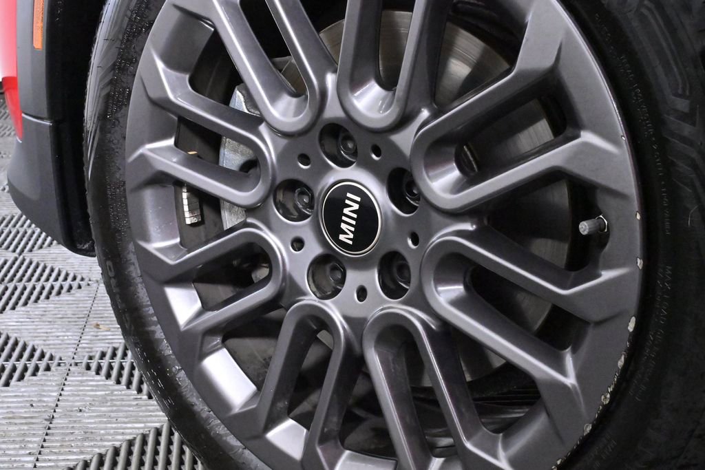 Certified 2025 MINI Cooper S image 31