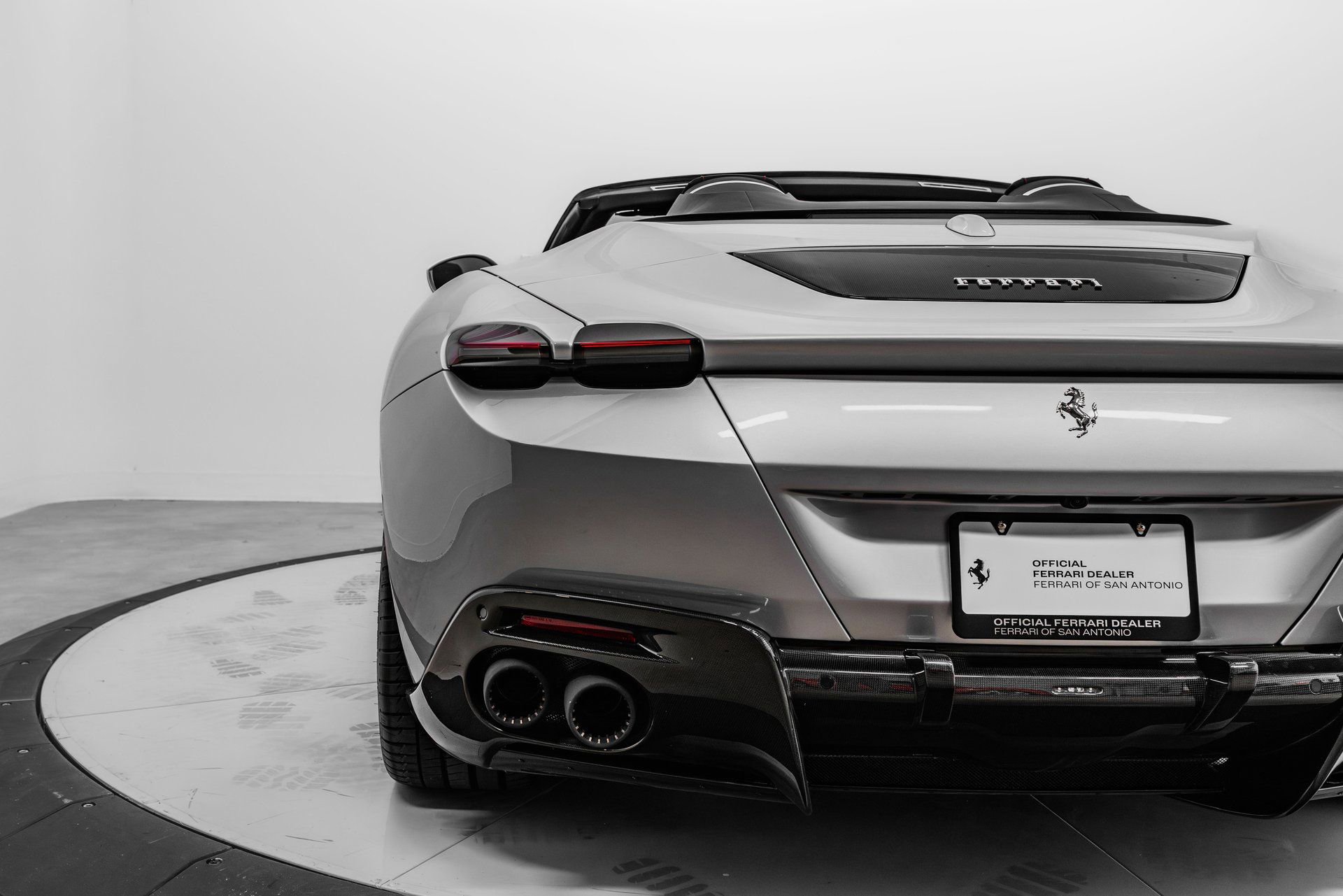 Certified 2025 Ferrari Roma Spider RWD image 89