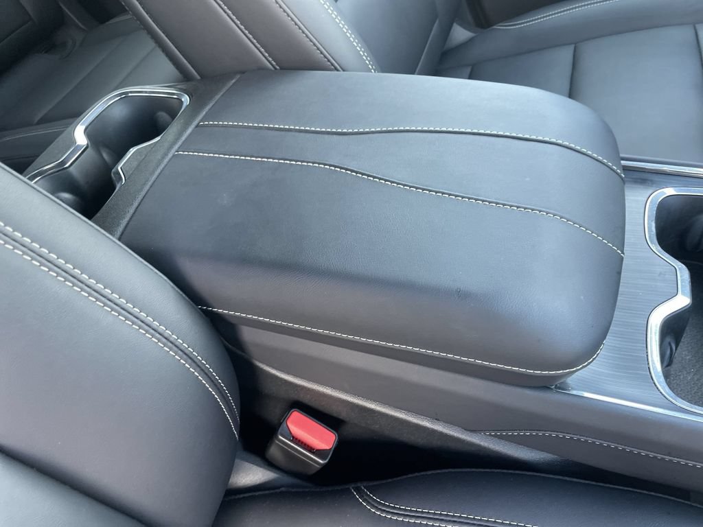 Used 2025 GMC Acadia Elevation w/ Elevation Premium Package FWD image 30