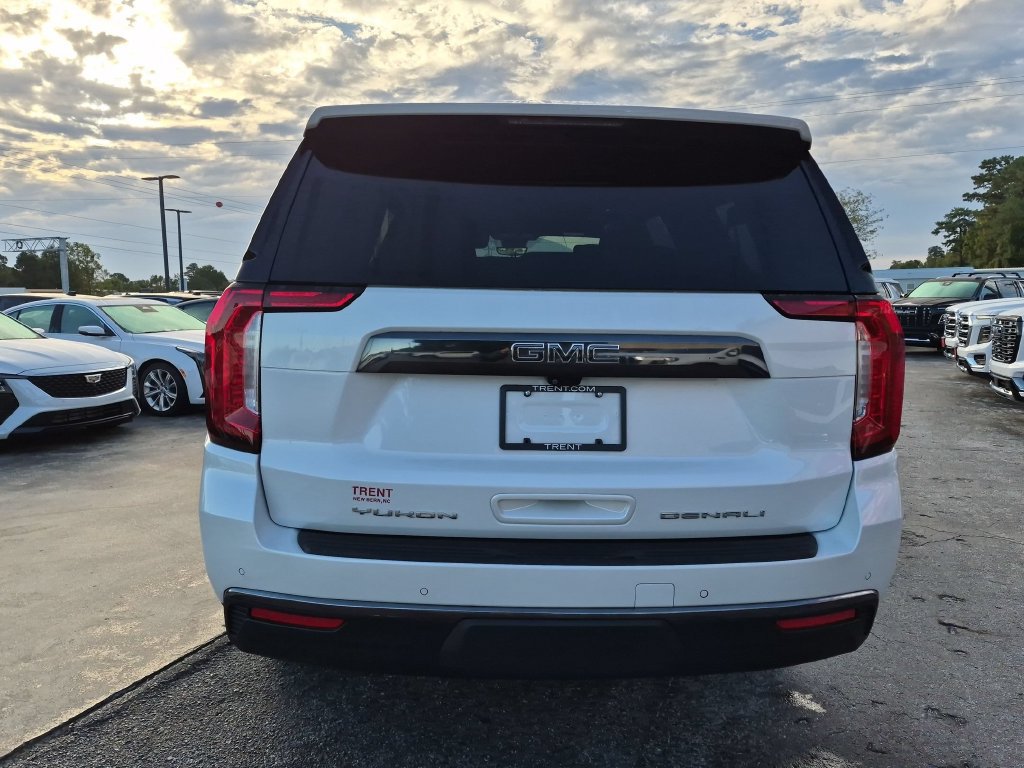 Used 2024 GMC Yukon XL Denali Ultimate AWD/4WD image 3