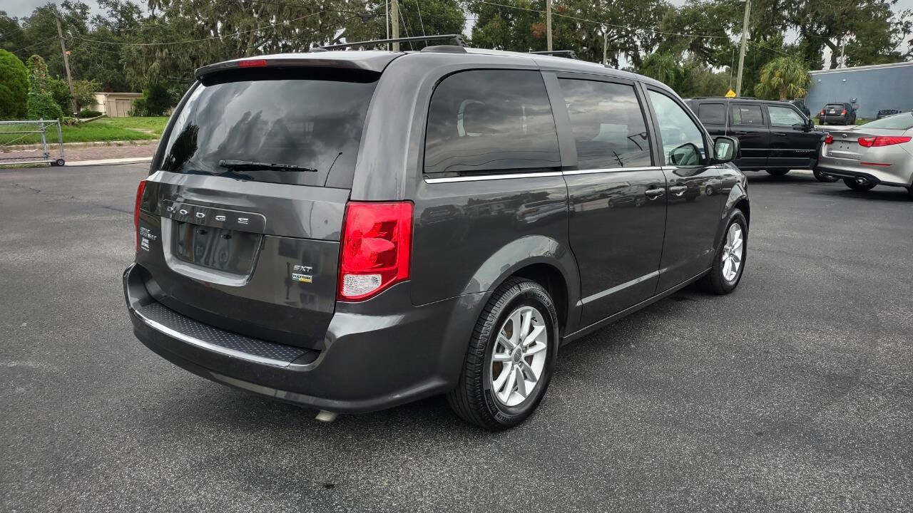 Used 2019 Dodge Grand Caravan SXT image 5