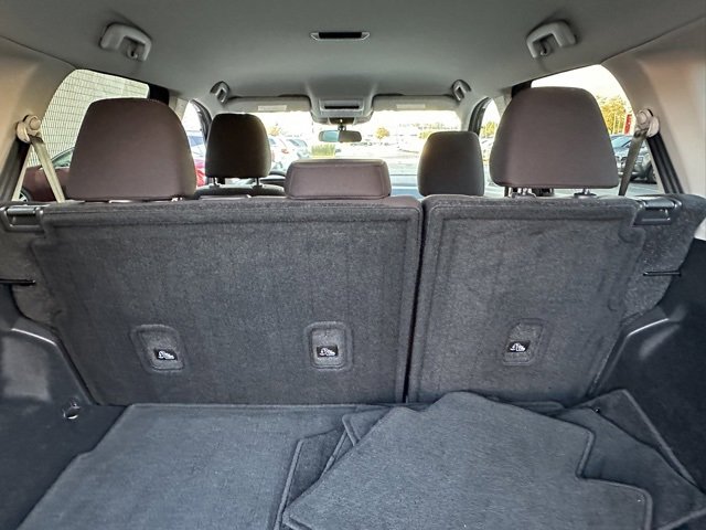 Used 2023 Nissan Rogue S image 18