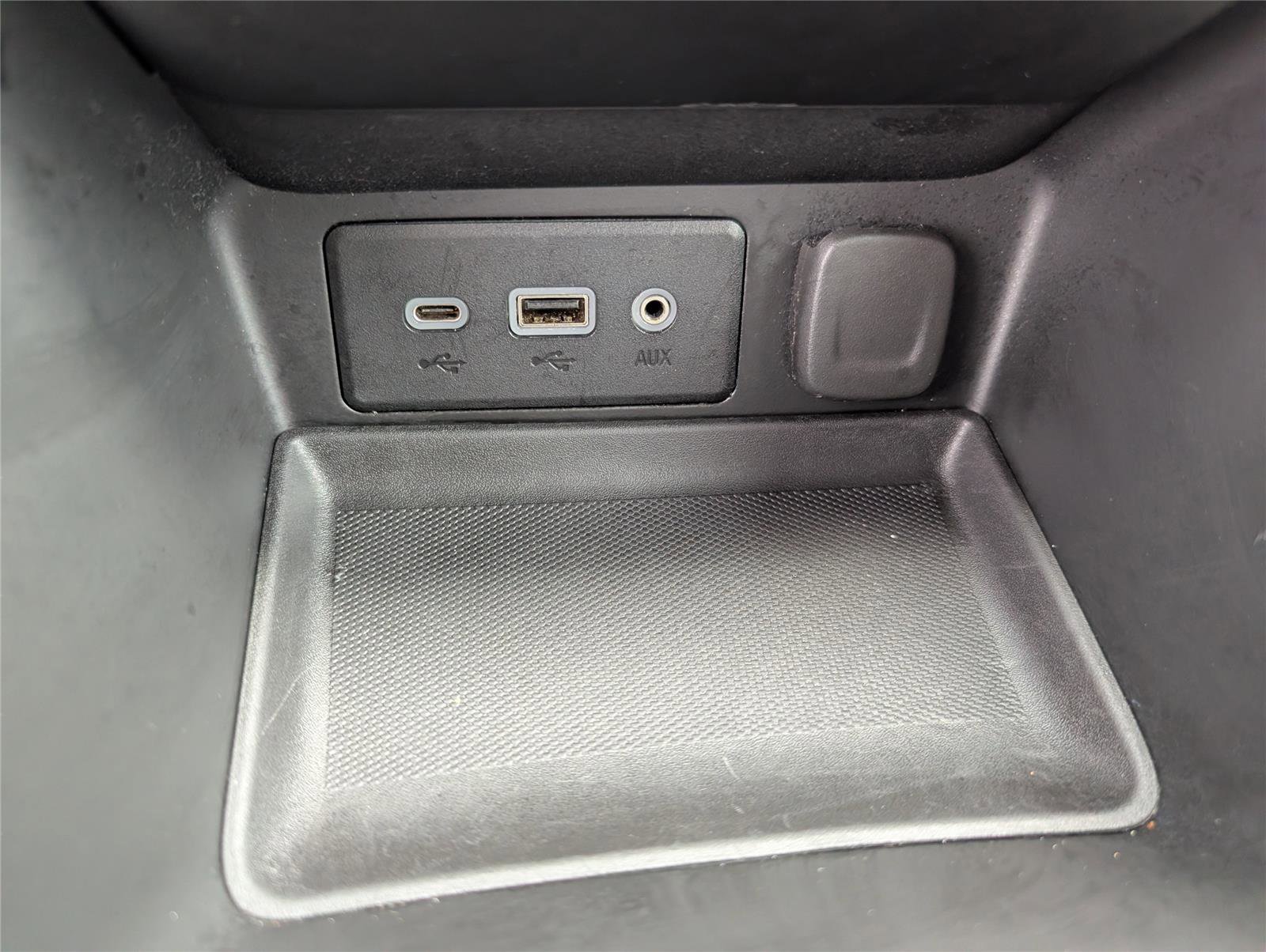 Used 2024 GMC Terrain SLE FWD image 17