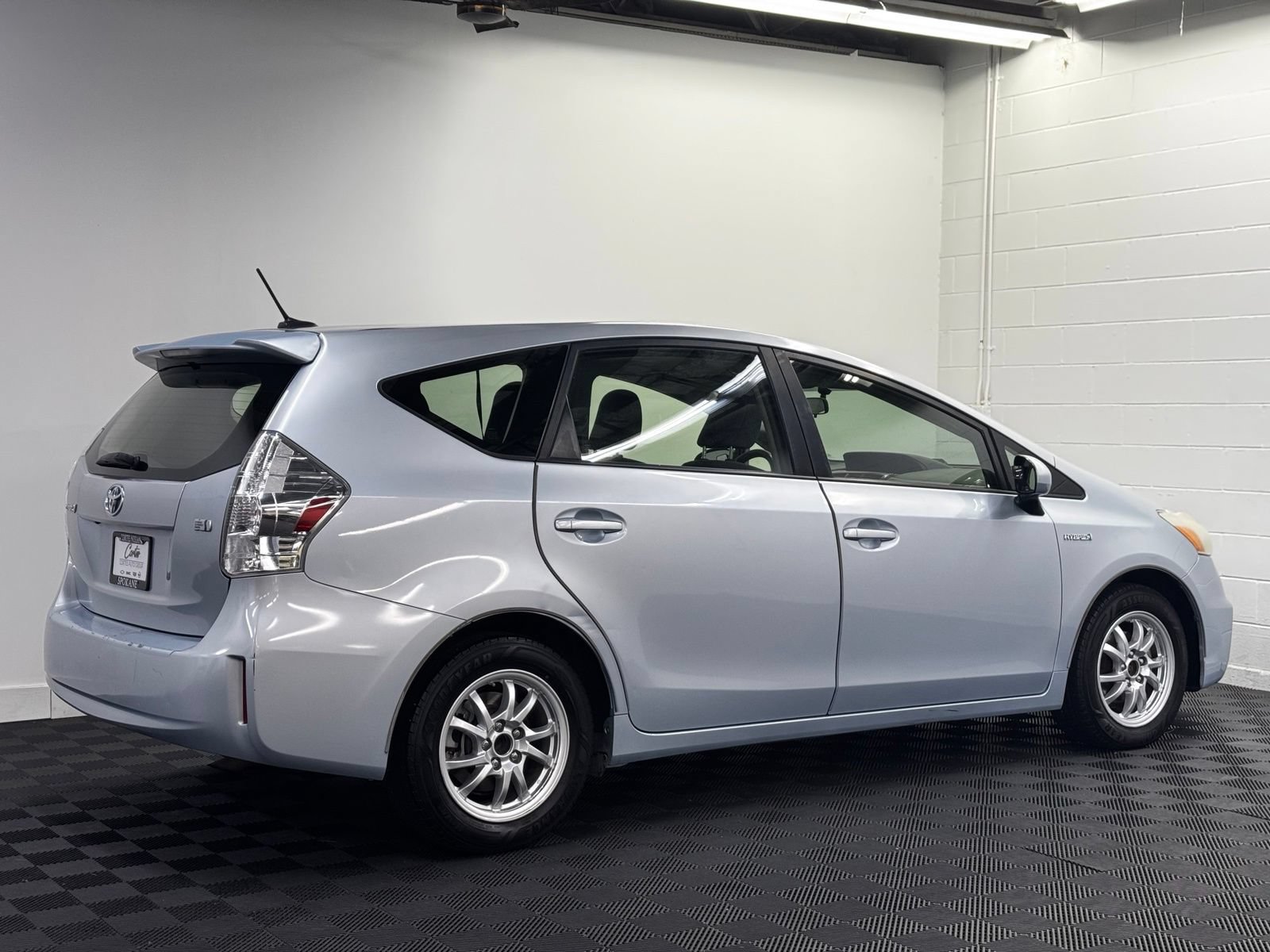Used 2012 Toyota Prius V Three FWD image 2