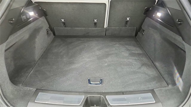 Used 2025 Cadillac Lyriq Luxury image 15