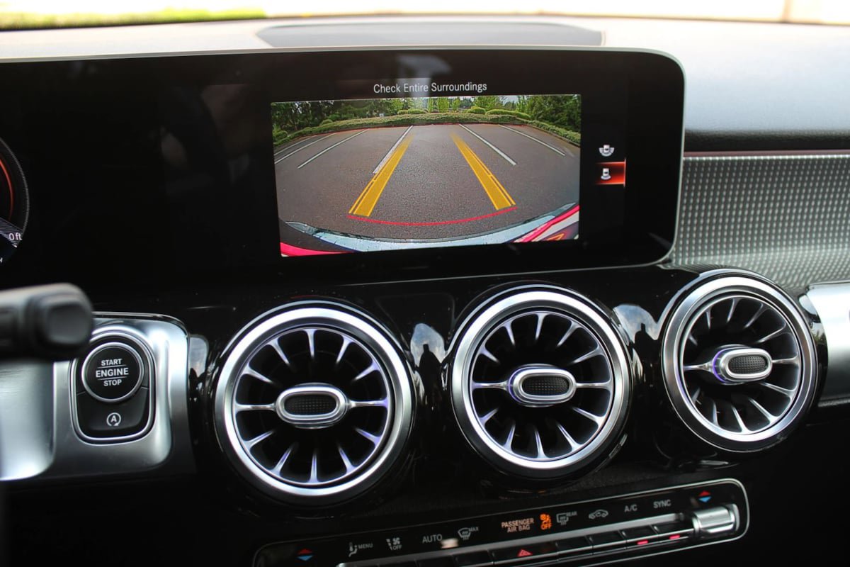 Used 2021 Mercedes-Benz GLB 250 4MATIC image 18